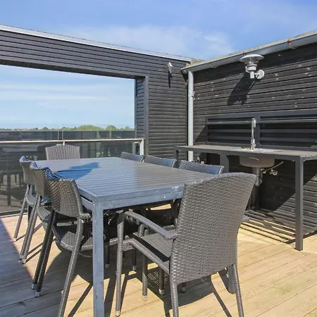 Stefani - 2km From The Sea By Interhome